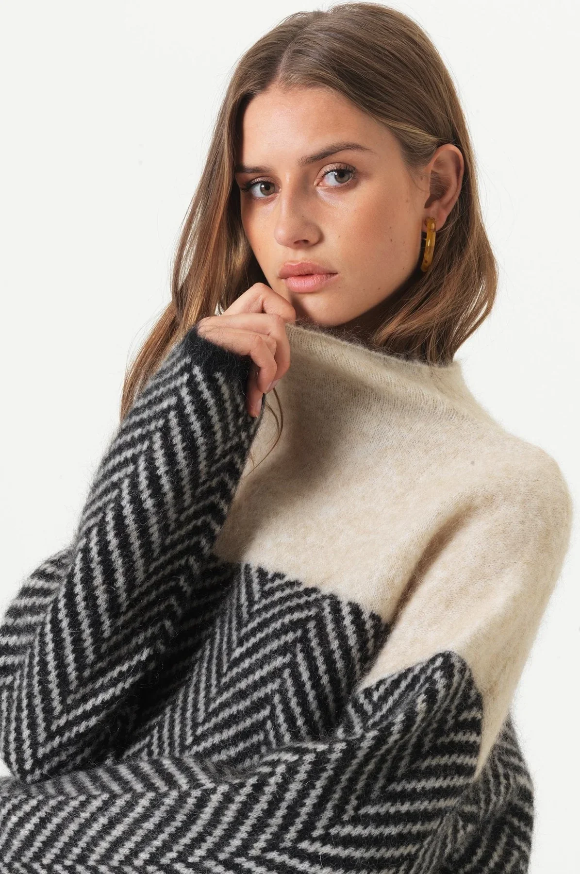 Eireann Luxe Strickpullover | Gemütlicher Rollkragenpullover im Chevron-Muster für stilvolle Wärme