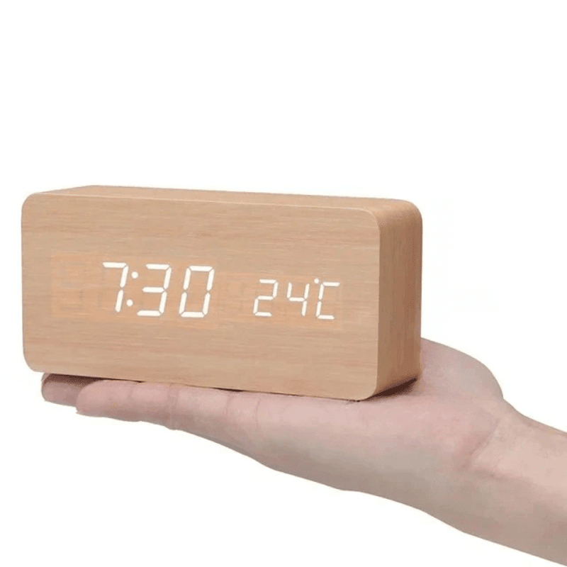 WOODSENSE – LED-Holzuhr mit Sprachsteuerung für stilvolle Zeitanzeige