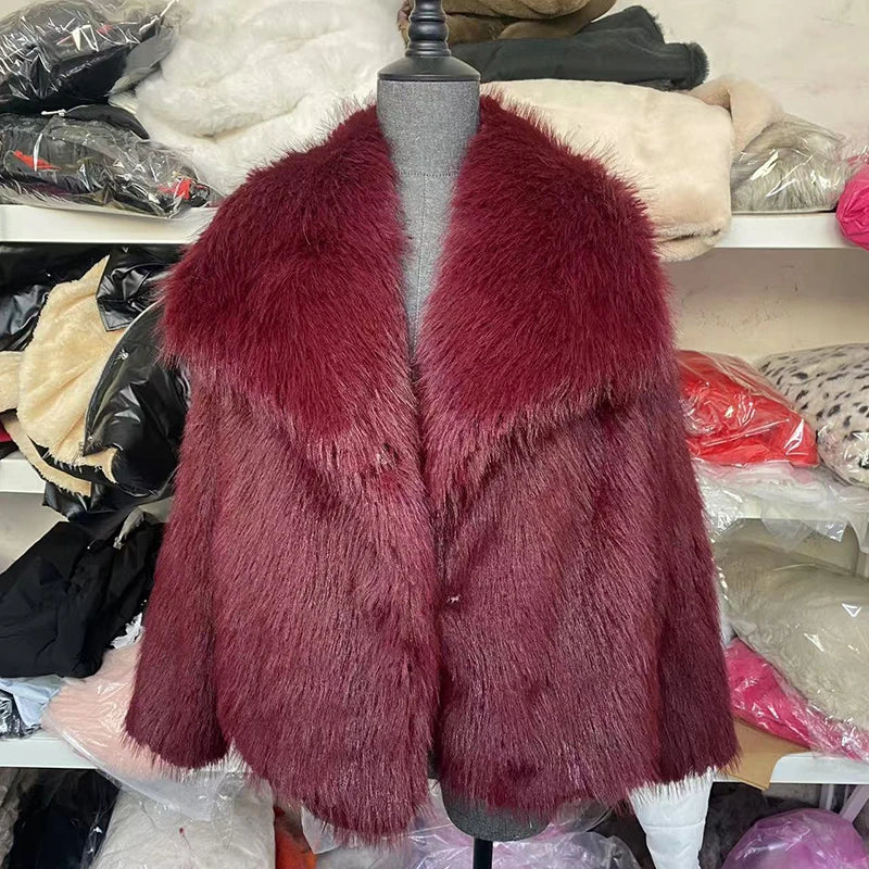 Fluffy Chic Damenjacke – Kurze Kunstpelzjacke für Herbst und Winter