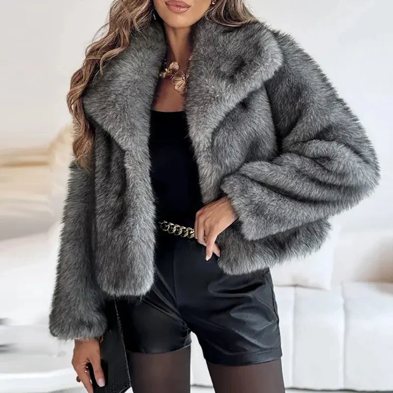 Fluffy Chic Damenjacke – Kurze Kunstpelzjacke für Herbst und Winter
