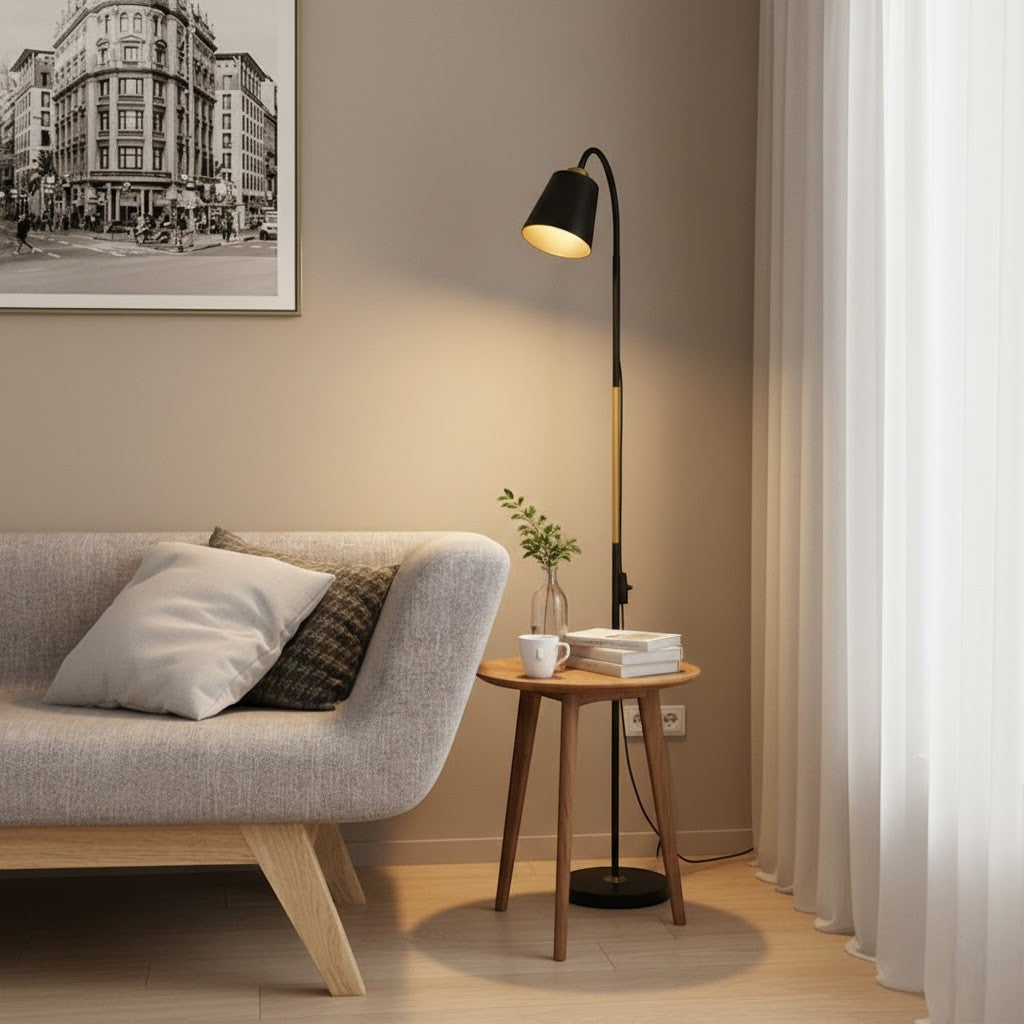Verstellbare Stehlampe mit Neigbarem Lampenkopf – Funktionale Leselampe