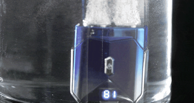 LuxRazor Elite Reisrasierer | Kompaktes magnetisches Design für müheloses Rasieren unterwegs