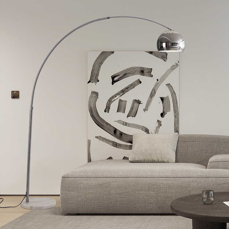 Italienische Arco Stehlampe – Modernes Design für das Wohnzimmer