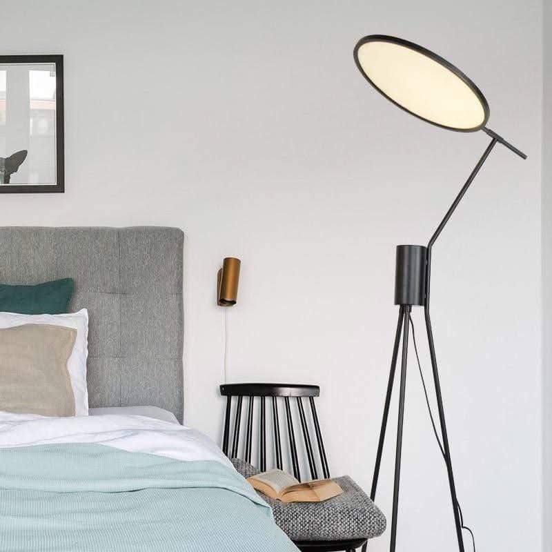 Schlanke Design Stehlampe – Stimmungs- und Akzentbeleuchtung