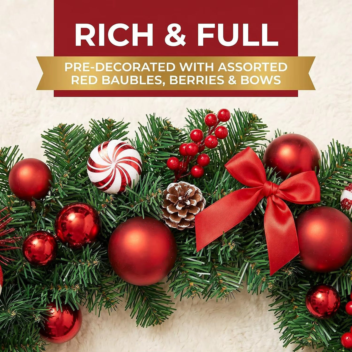 Schneebedeckte Weihnachtsgirlande mit Tannenzapfen und roten Beeren – Flexible Weihnachtsdekoration