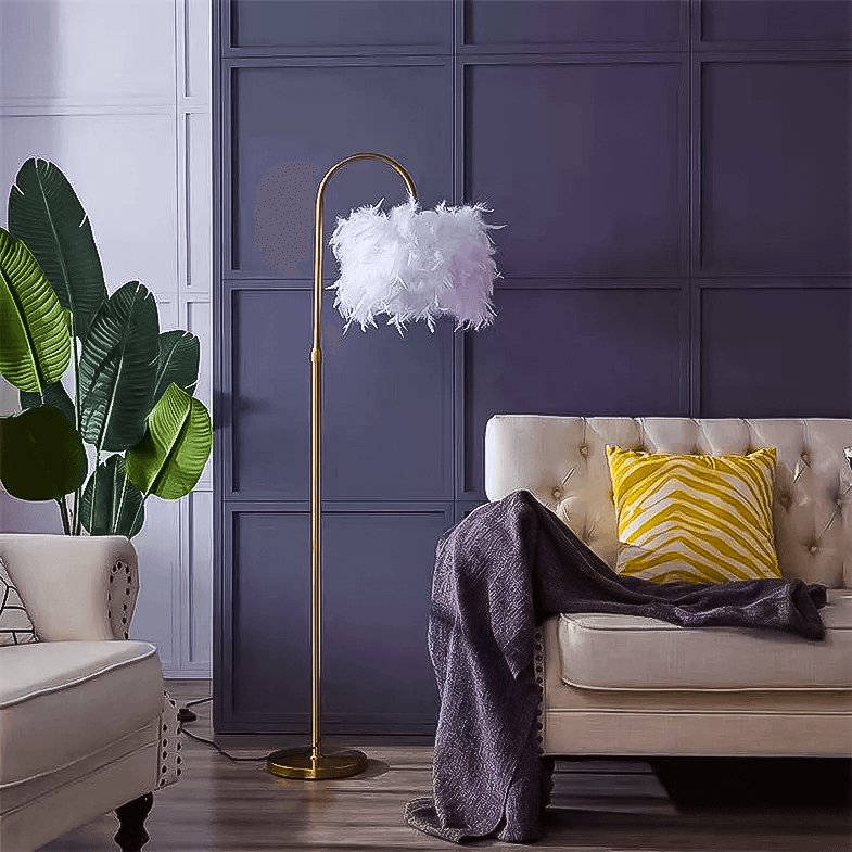Veren Stehlampe – Elegante Stehlampe mit Dekorativen Federn