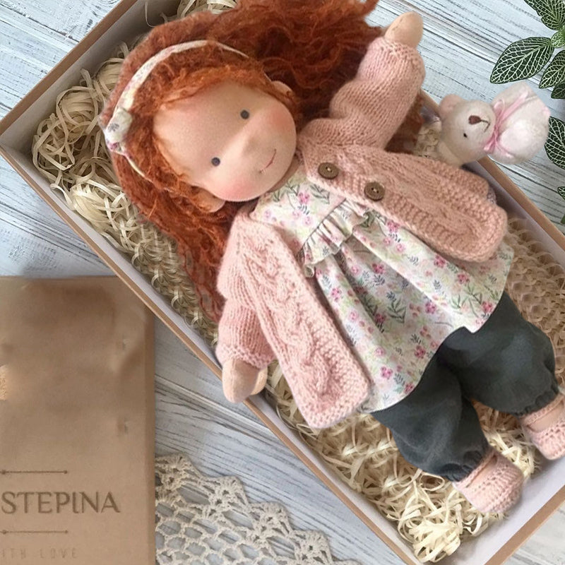 Handgemachte Waldorf-Puppe - Bio-Baumwolle | Polka Dots Design