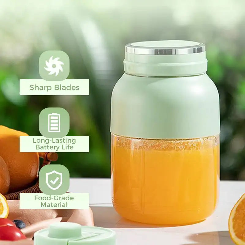 BlendMaster Tragbarer Mixer | Bereite mühelos Smoothies für unterwegs zu