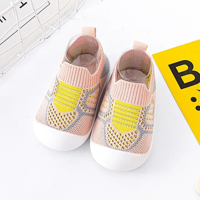 TinyTreads Slip-Ons | Atmungsaktive Antirutschschuhe aus Mesh