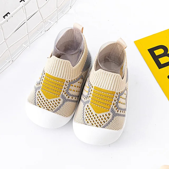TinyTreads Slip-Ons | Atmungsaktive Antirutschschuhe aus Mesh
