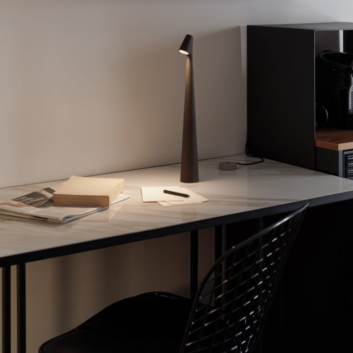 Skulptur Tischlampe Drahtlose LED Lampe Massives Aluminium 10000mAh Akku 3-Stufen Dimmung CRI 90 USB-C Ladeanschluss Warmweiß 2700K