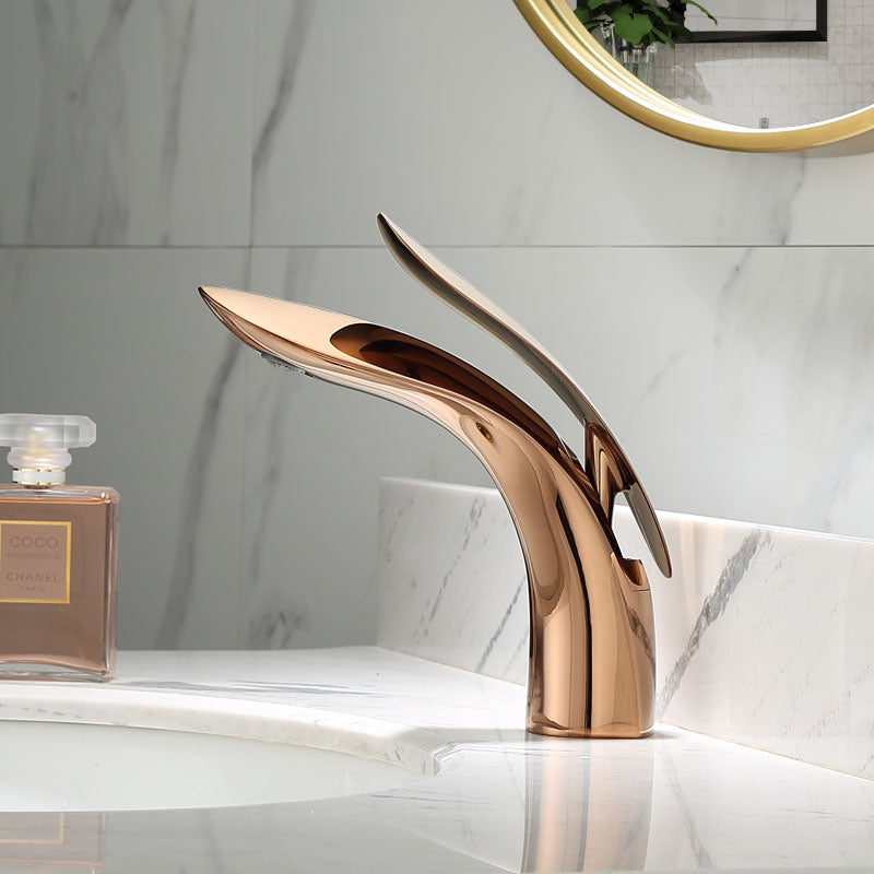 Moderne Luxus Badezimmerarmatur für ein stilvolles Badezimmer