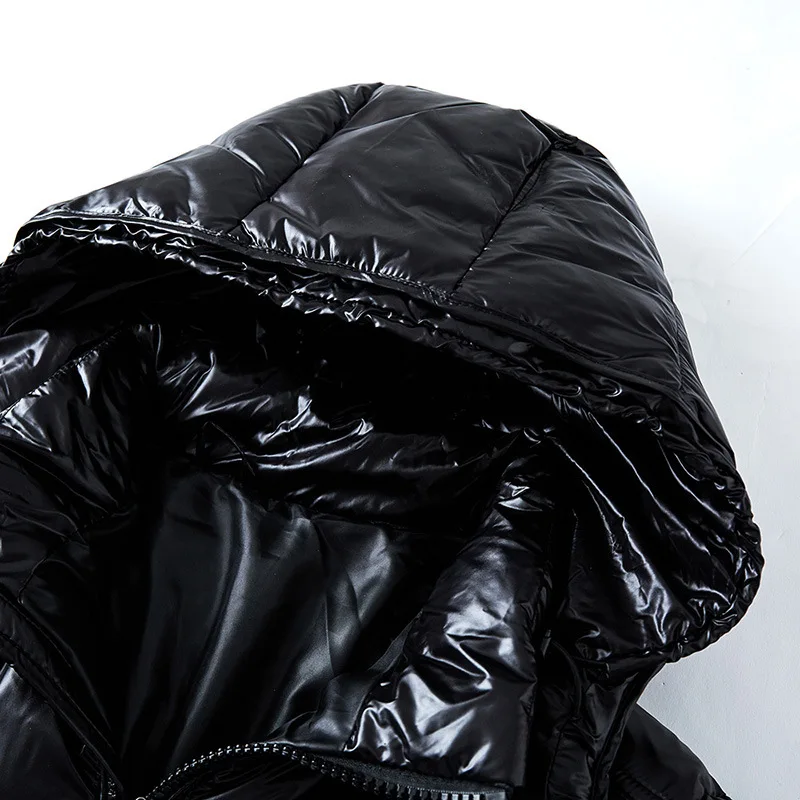 Glänzende Daunenjacke Damen – Leichte Wasserabweisende Winterjacke mit Luxuswärme