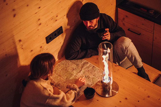FlameGlow - Moderner Tischkamin mit einstellbaren Flammen für eine gemütliche Atmosphäre