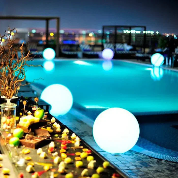 Moderne PE Globe Außen Gartenlampe LED Aufladbar
