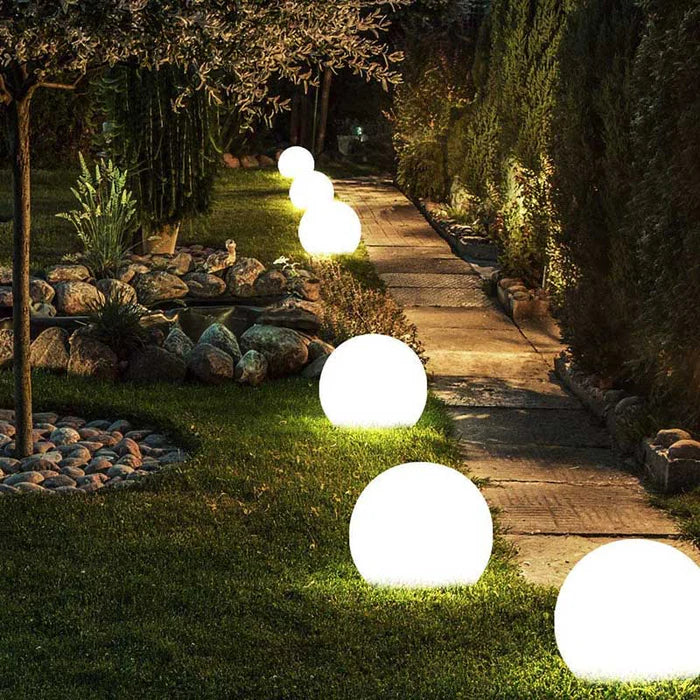 Moderne PE Globe Außen Gartenlampe LED Aufladbar