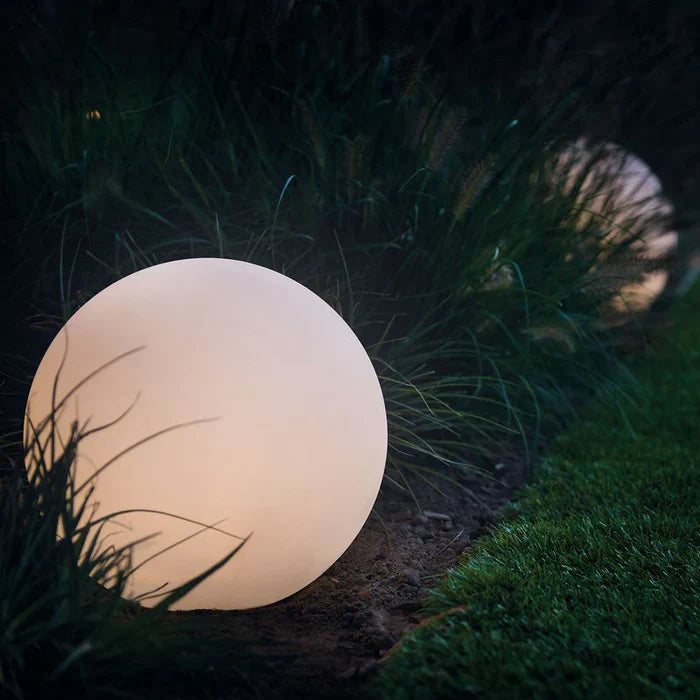 Moderne PE Globe Außen Gartenlampe LED Aufladbar