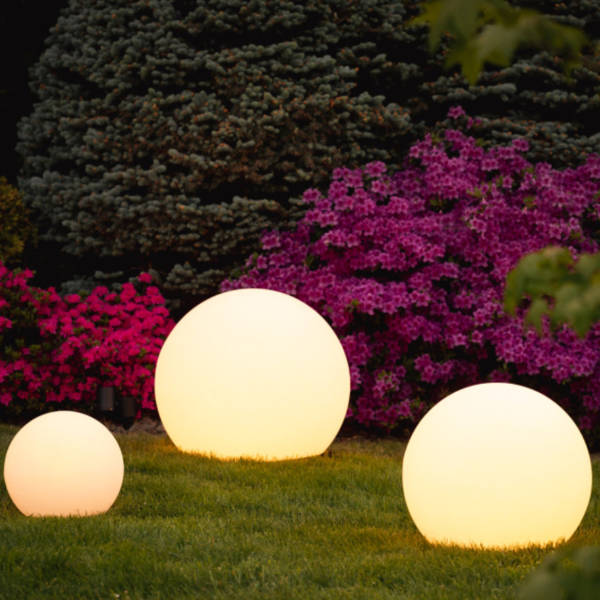 Moderne PE Globe Außen Gartenlampe LED Aufladbar