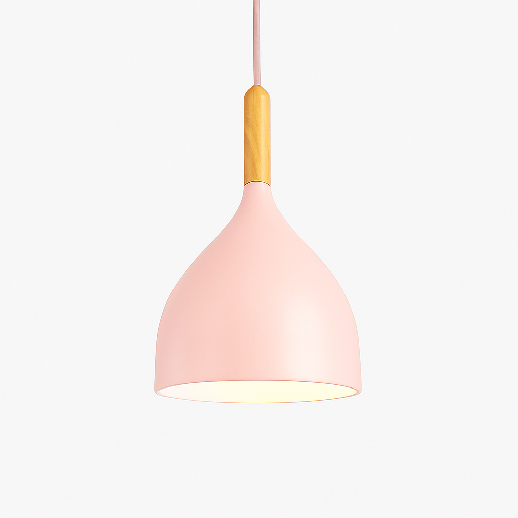 Farbige Metall-LED-Hängelampe und Holzstab im Nordic-Stil