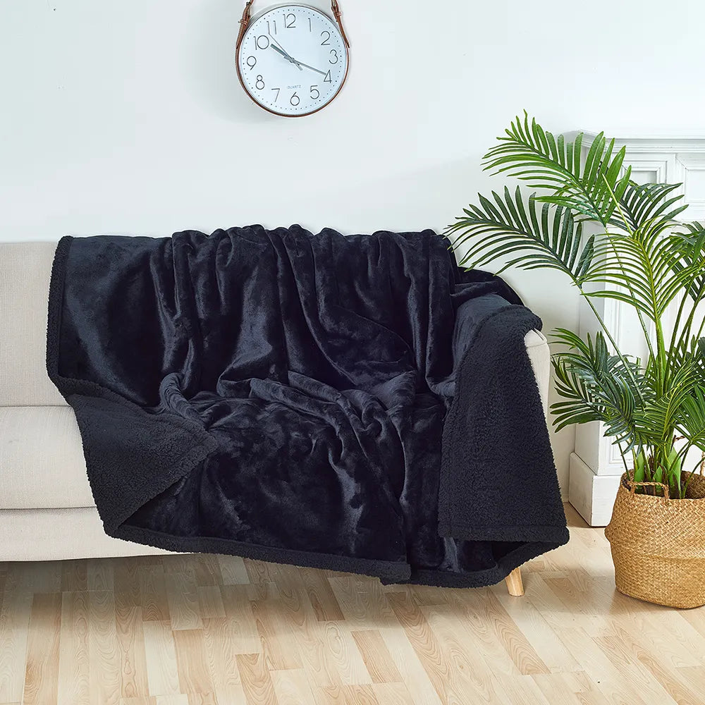 CozyGuard Wasserdichtes Decke – Wendbar, Fleckenbeständig & Weiches Plüschdesign