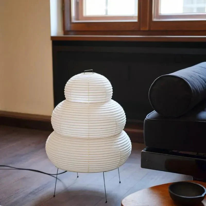 SabiGlow - Künstlerische Wabi Sabi Reispapier Stehlampe mit verstellbarem Stativ