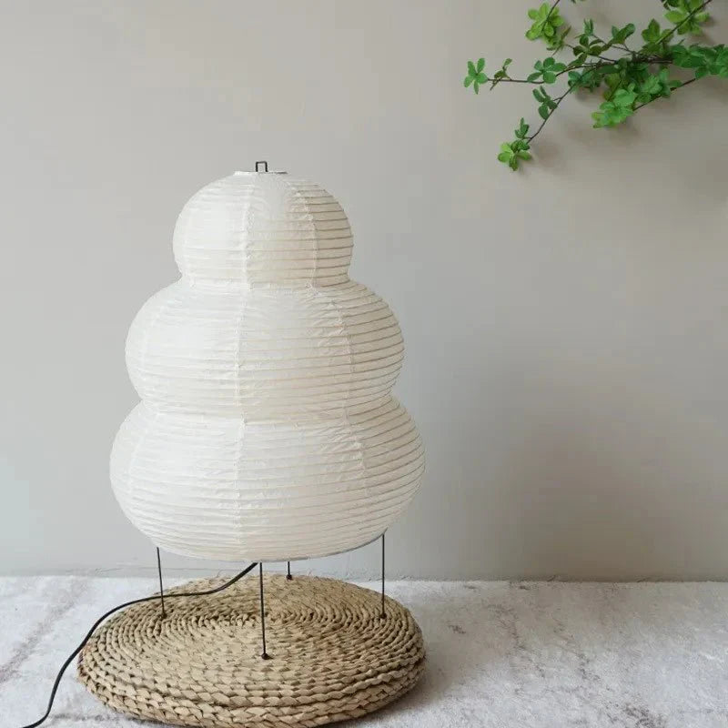SabiGlow - Künstlerische Wabi Sabi Reispapier Stehlampe mit verstellbarem Stativ