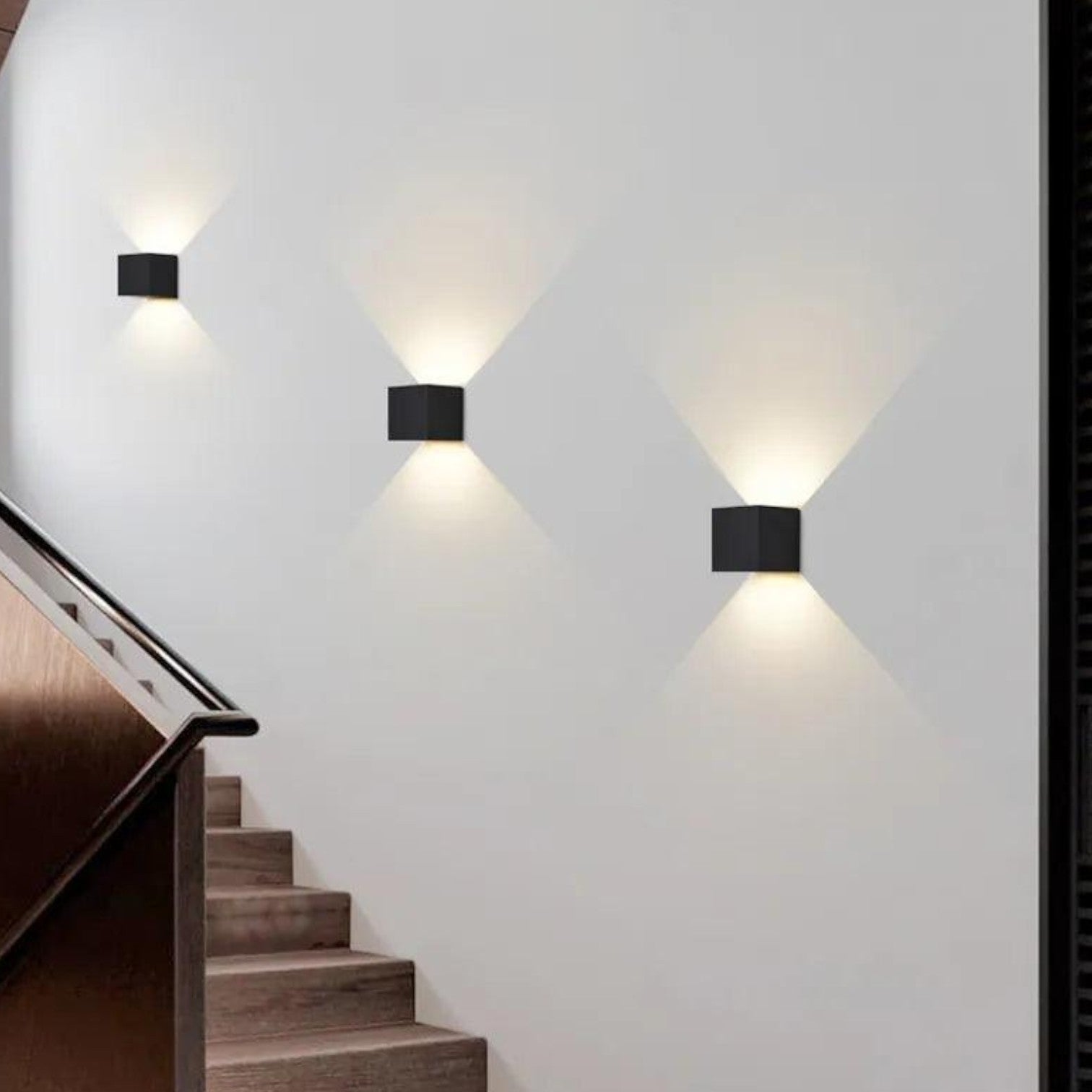 LuxeLumen Wasserdichte Wandleuchte | Verstellbarer Abstrahlwinkel für optimale Beleuchtung