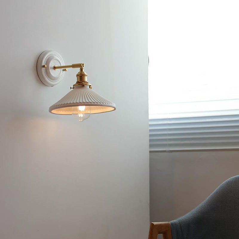 Vintage Japanische Keramik Messing 1-Licht Wandlampe