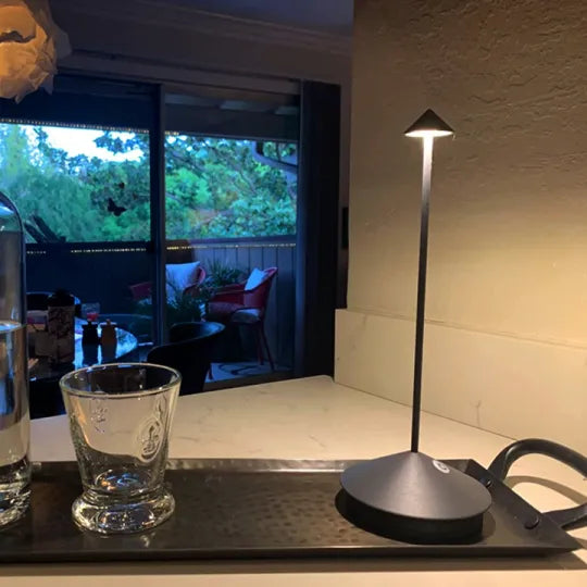 Drahtlose LED Tischlampe - LuxaLight