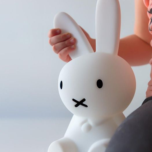 Frendorf | Hasen Dekorationsfigur | Ikonisches Figuren Design