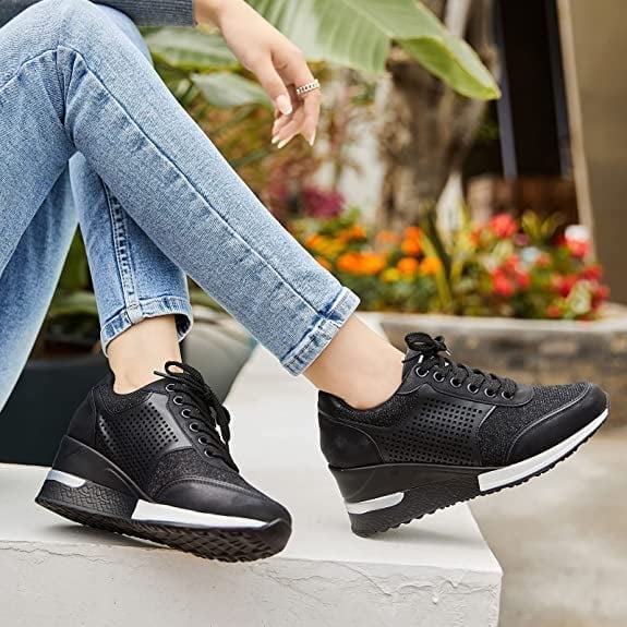 High Heel Sneakers mit Keilabsatz