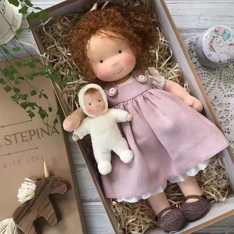 Handgefertigte Waldorf Puppe
