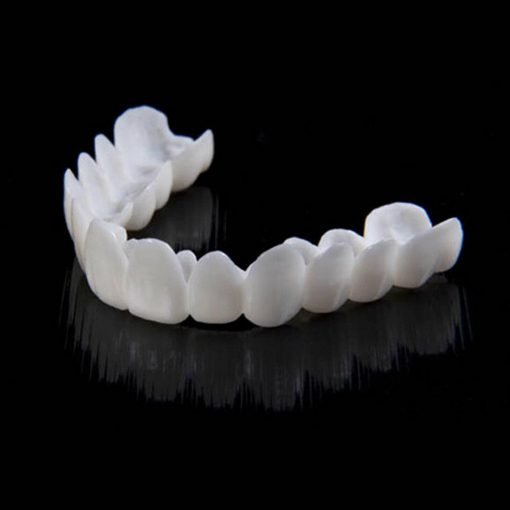 Snap-On Veneers von NovaBright schaffen ein schnelles, natürlich aussehendes Lächeln für obere und untere Zähne