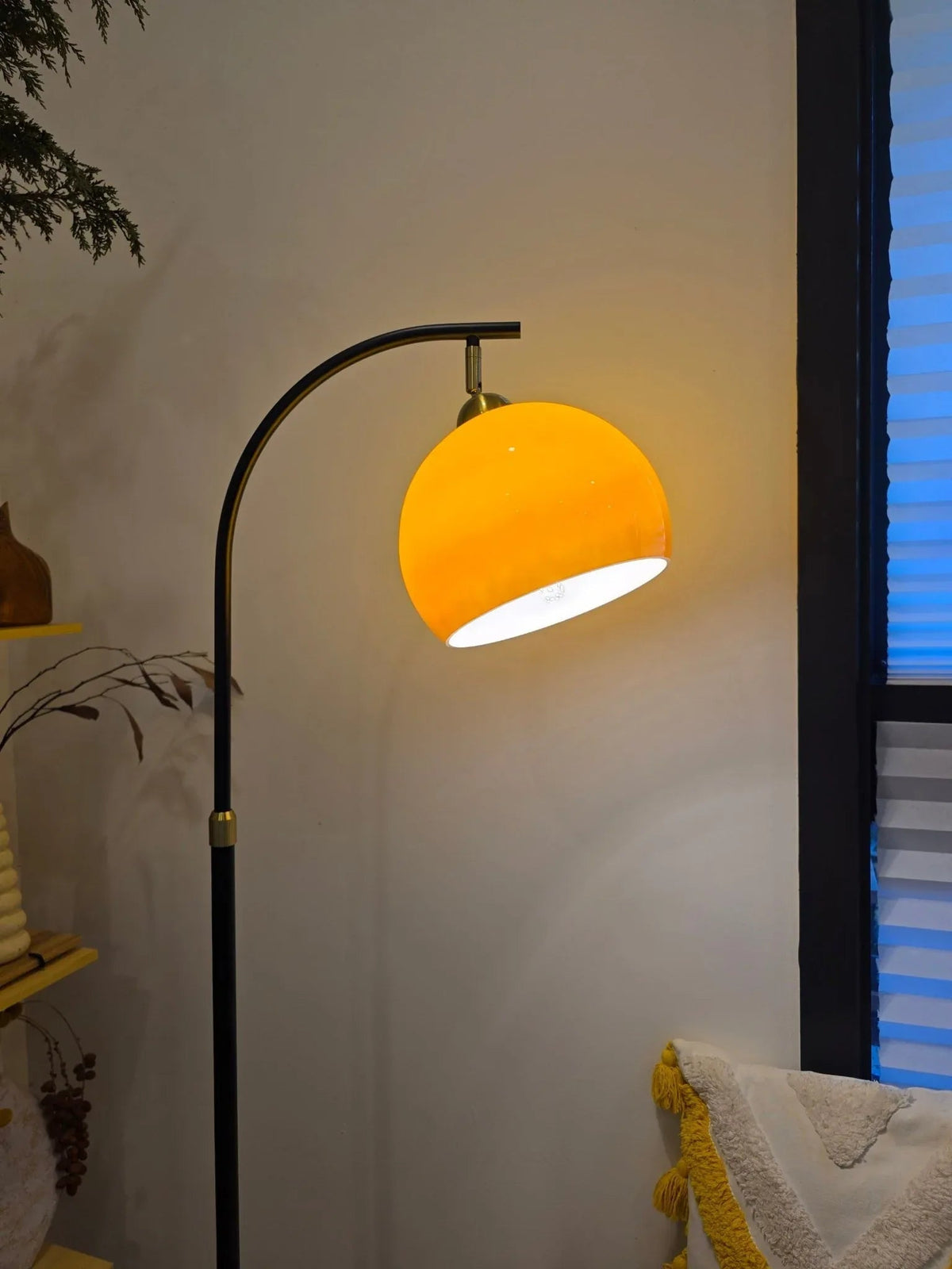 Bauhaus Arc Stehlampe mit Gläsernem Lampenschirm – Minimalistische Designlampe