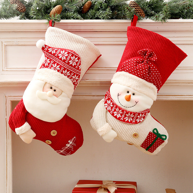 Gestrickte Weihnachtssocken – Warme Weihnachtsdekoration für ein Festliches Weihnachten