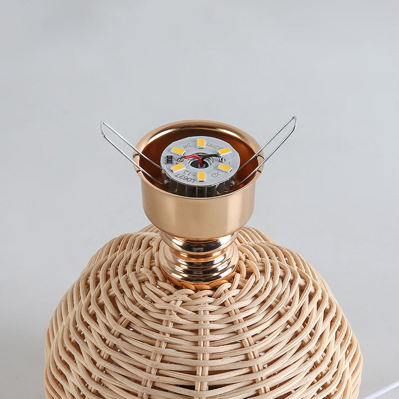 Nordic Rattan Faltstoff Kegelform LED Tischlampe 1-Lampe