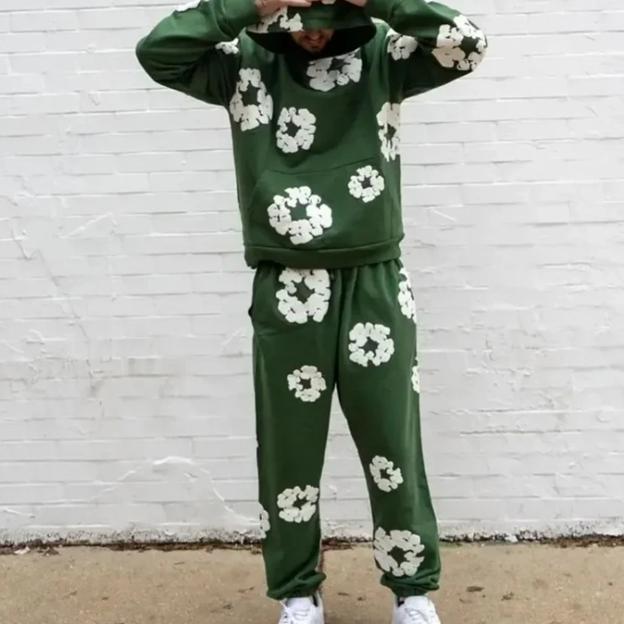 Ensemble Caleb mit Kapuze und weitem Blumen-Hosen
