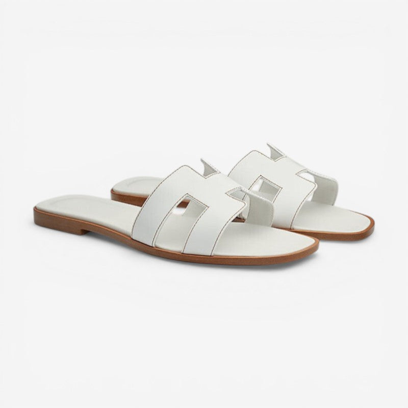 Margot – Flache Sandalen mit Riemen und rutschfester Sohle