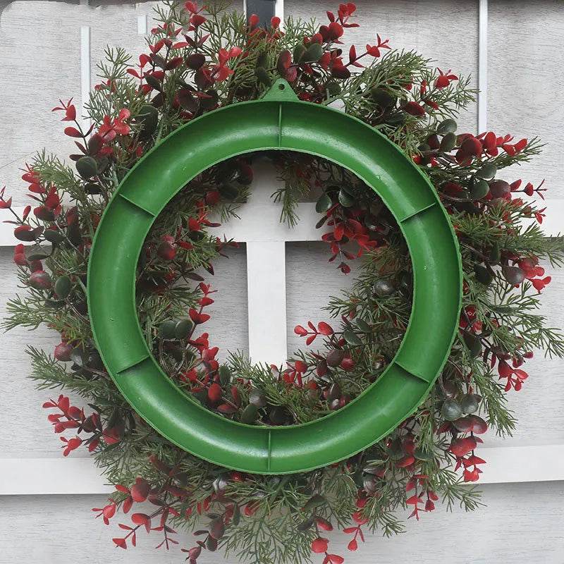 Weihnachtskranz mit roten Kirschen – Dekorativer Türkranz für Weihnachten