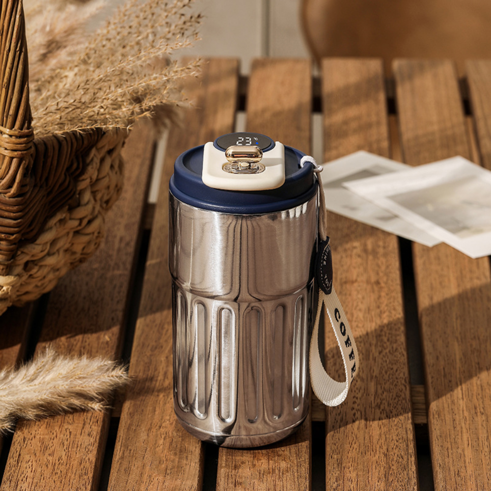 SmartTemp LED Thermosflasche | Bleib hydratisiert, bleib informiert