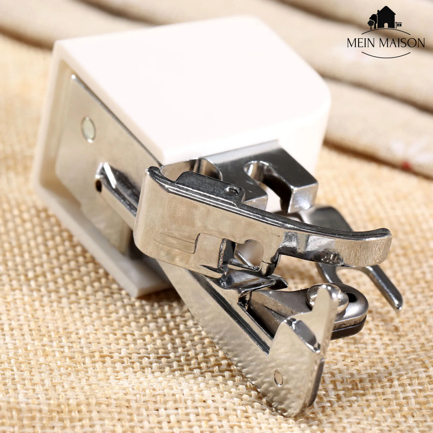 EmbroPro Professionelles Nähen und Schneiden in Einem Schritt