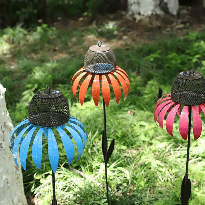 FloraNest Vogelhaus | Genießen Sie kostenlose Kegelblumen für einen bunten Garten