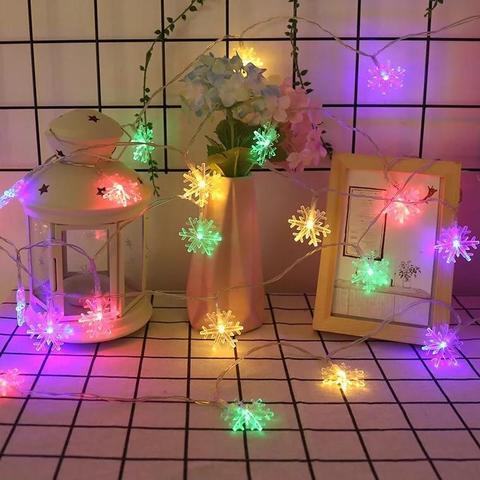 LED Weihnachtsbeleuchtung mit Schneeflocken – Warmweiß oder Buntes Licht für Innen & Außen