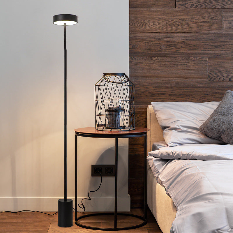 Zeitgenössische Skandinavische Runde Eisen LED Stehlampe Für Schlafzimmer