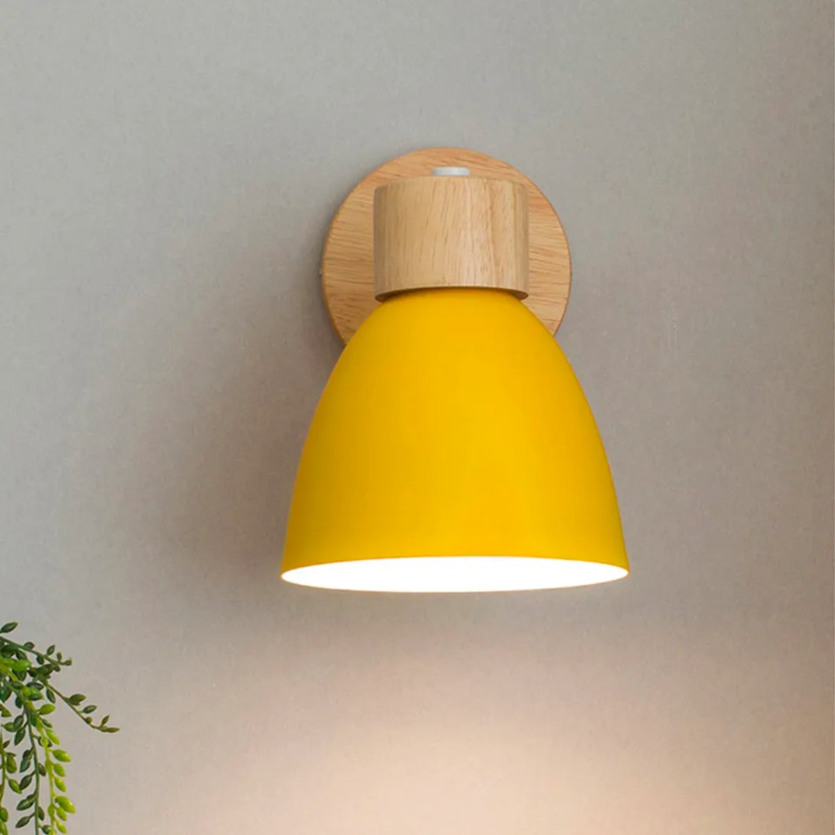 ChromaWood Skandinavische Design Wandleuchte Stilvoll
