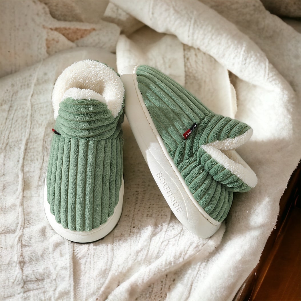 WohlfühlSchritt Fleece Hausschuhe | Bequeme und warme Winterbegleiter für Zuhause