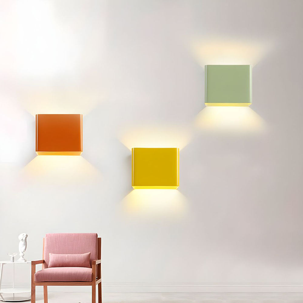 Cubbon Wandlampe – LED – Weiß – Kompakt – Modernes Design
