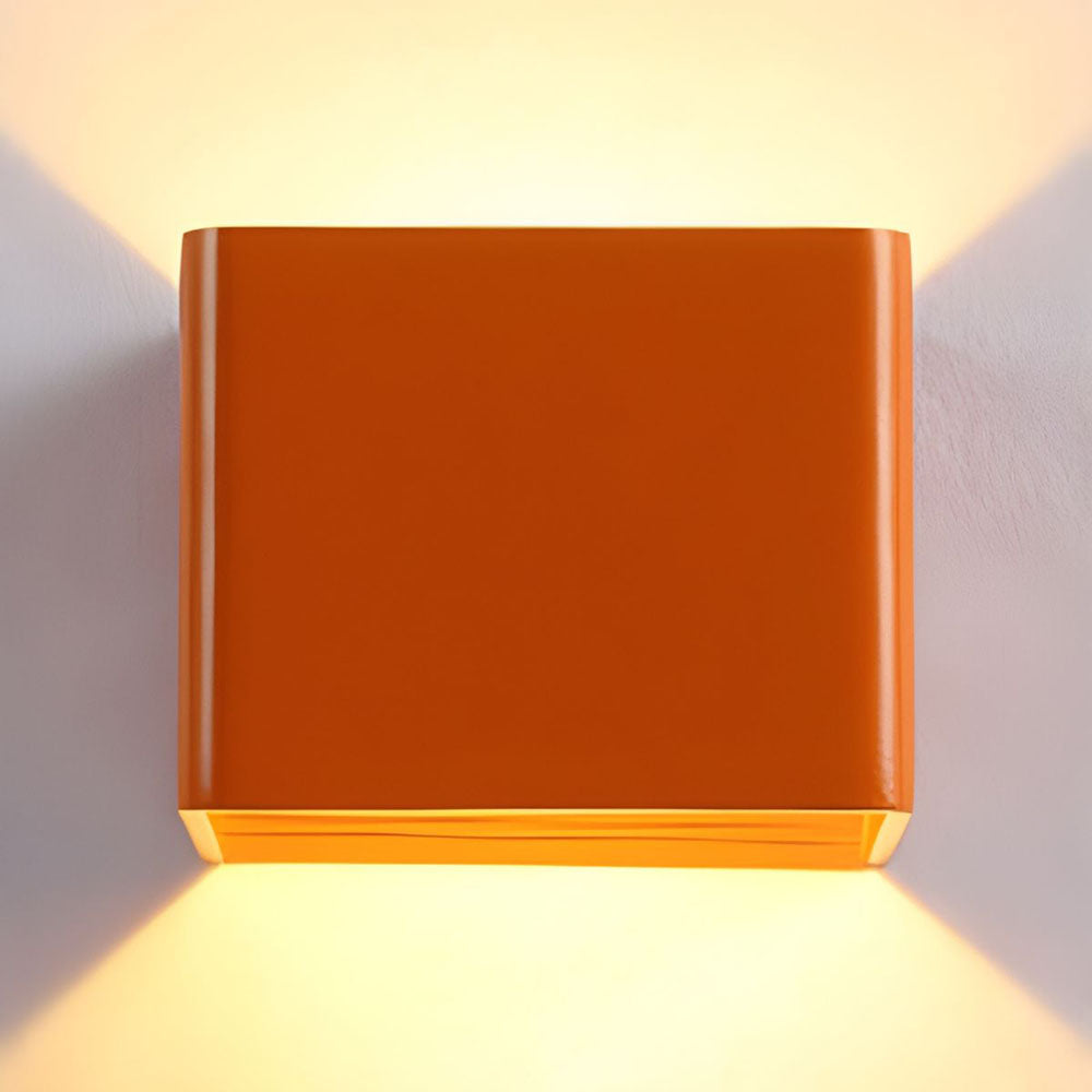 Cubbon Wandlampe – LED – Weiß – Kompakt – Modernes Design