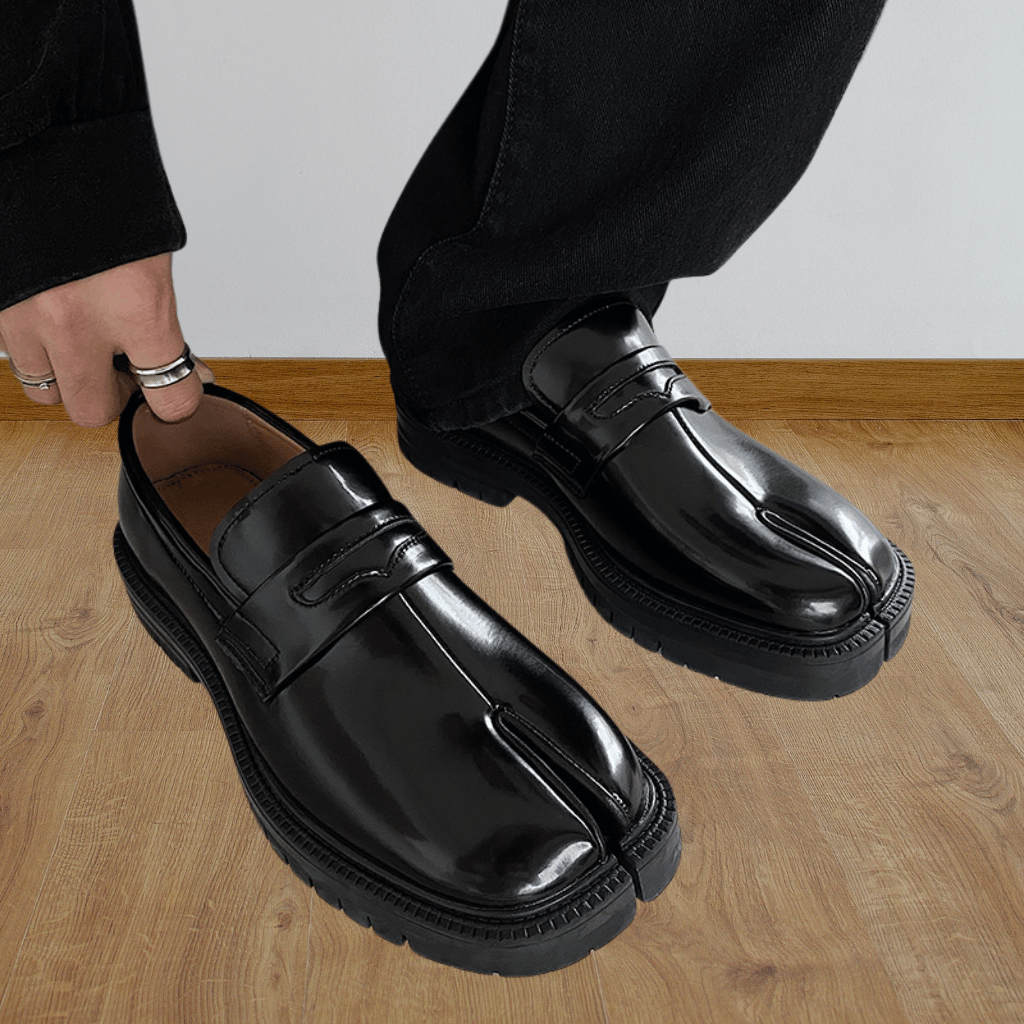 Elegante Herren Schuhe mit geschnittenen Zehen und dicker Sohle