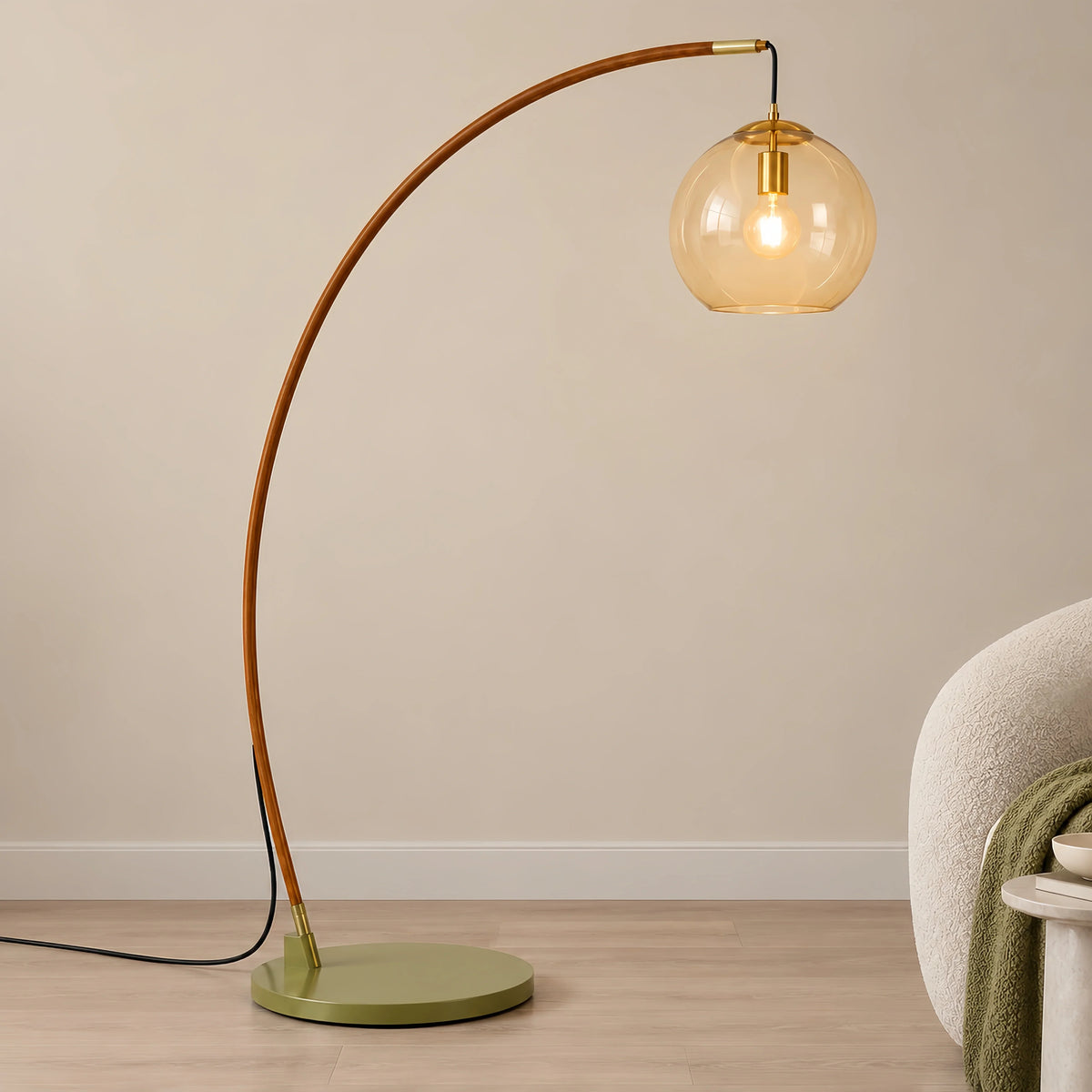 Moderne Glas-Stehlampe – Elegante Designbeleuchtung mit Glaslampenschirm